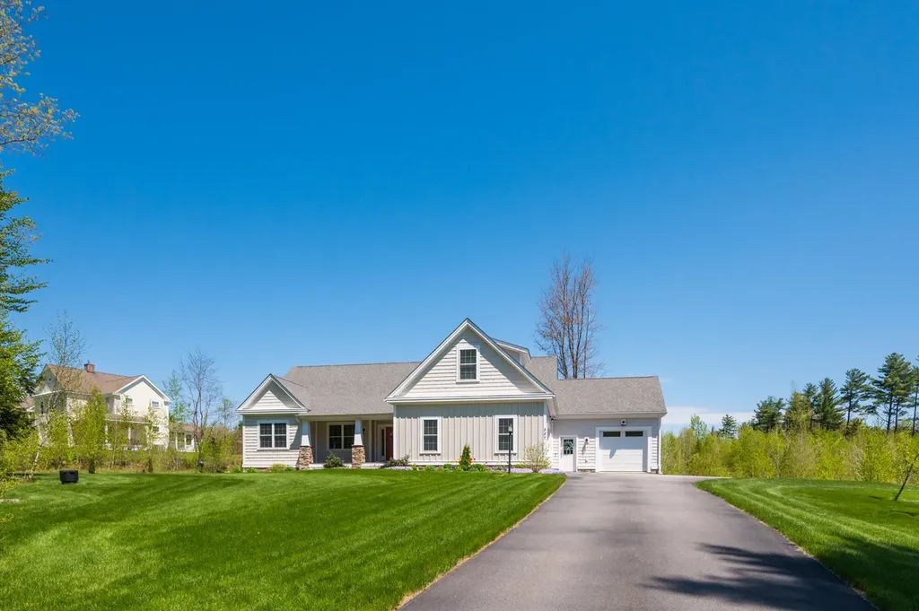 557 Seamans Road New London NH 03257