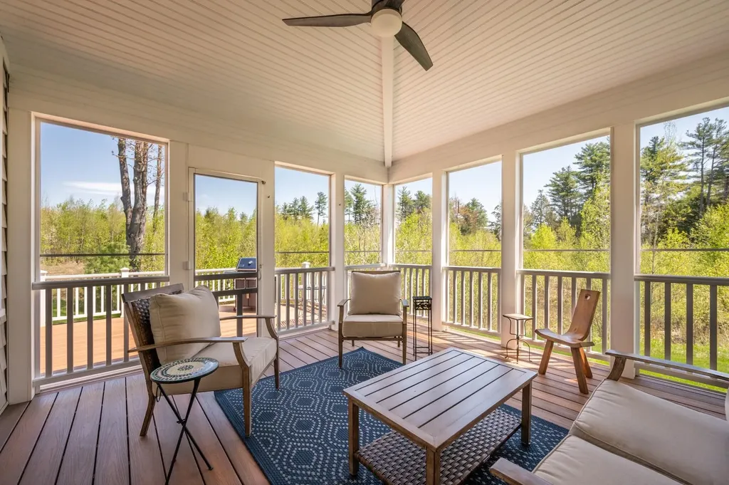 557 Seamans Road New London NH 03257