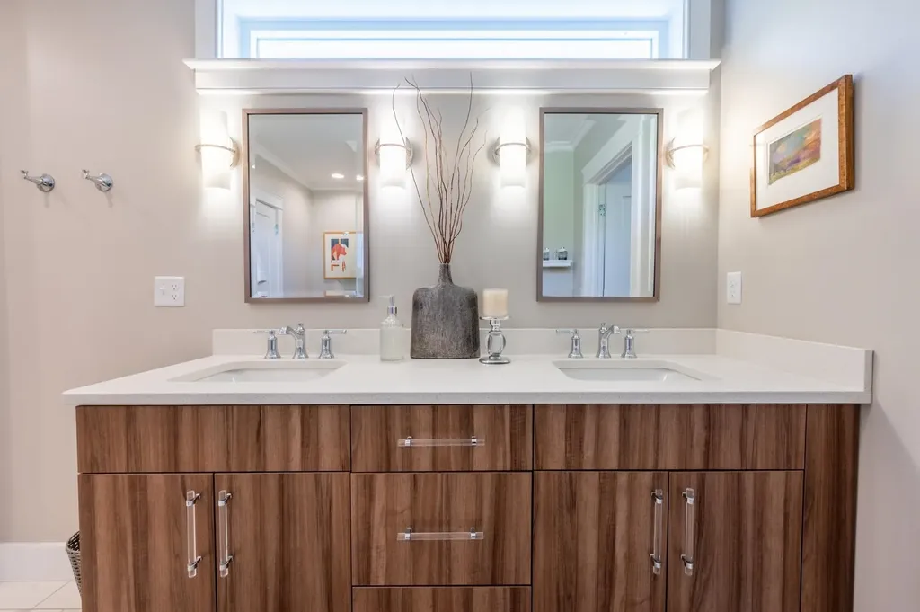 557 Seamans Road New London NH 03257