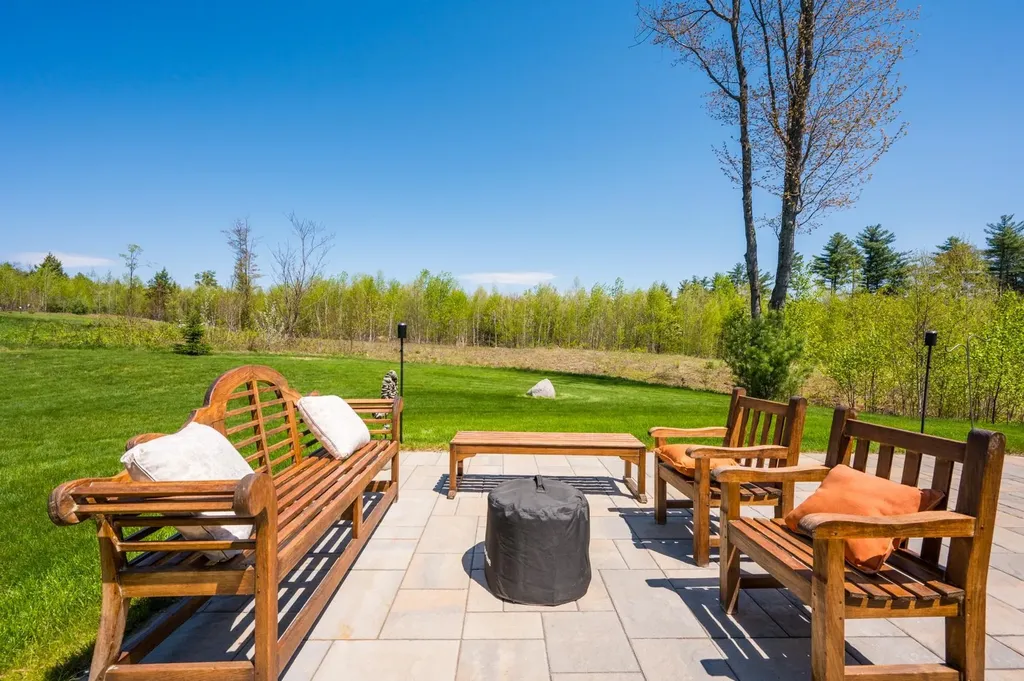 557 Seamans Road New London NH 03257