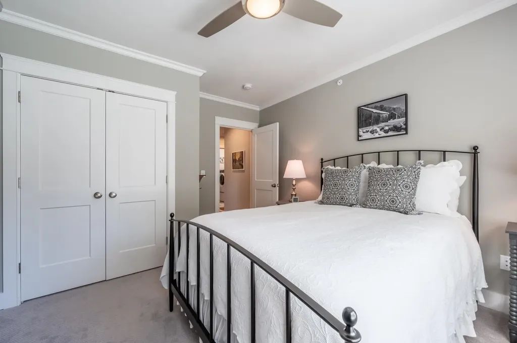 557 Seamans Road New London NH 03257