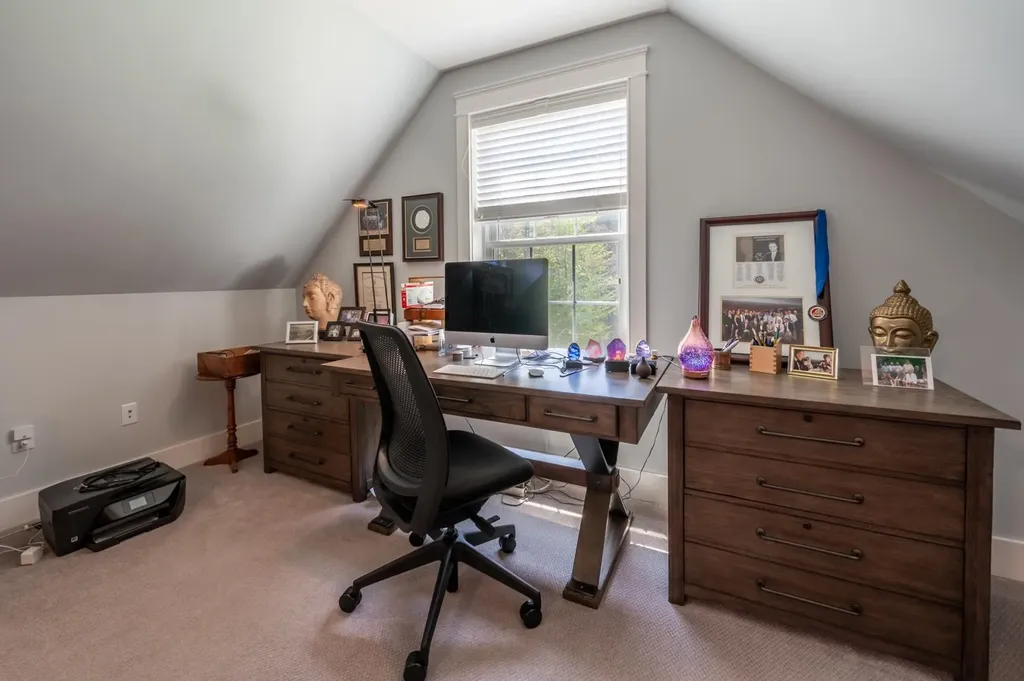 557 Seamans Road New London NH 03257