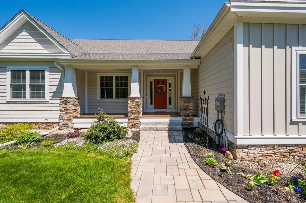 557 Seamans Road New London NH 03257