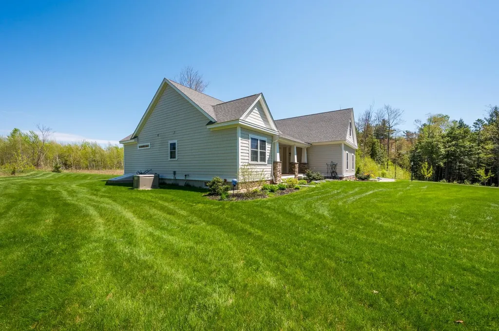 557 Seamans Road New London NH 03257