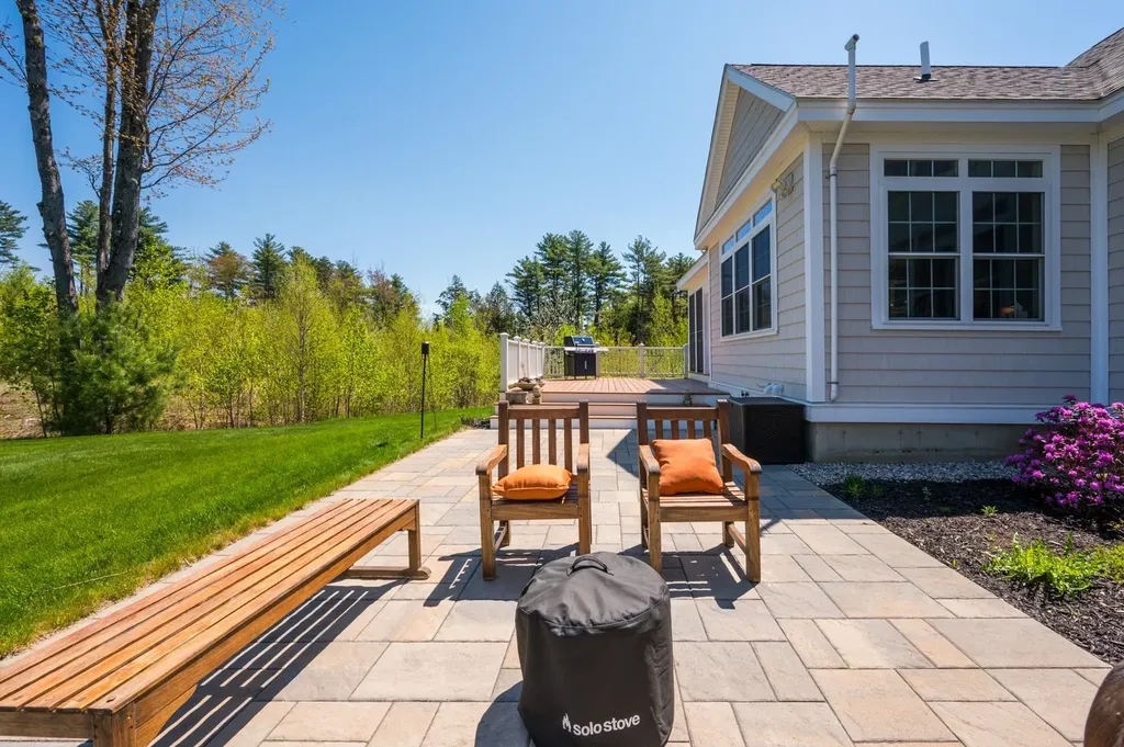 557 Seamans Road New London NH 03257