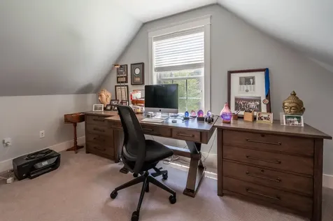 557 Seamans Road New London NH 03257