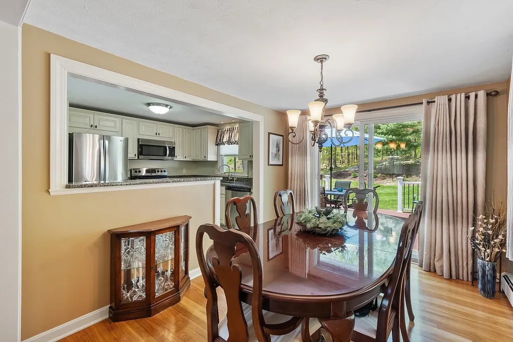 17 Stoney Lane Hudson NH 03051