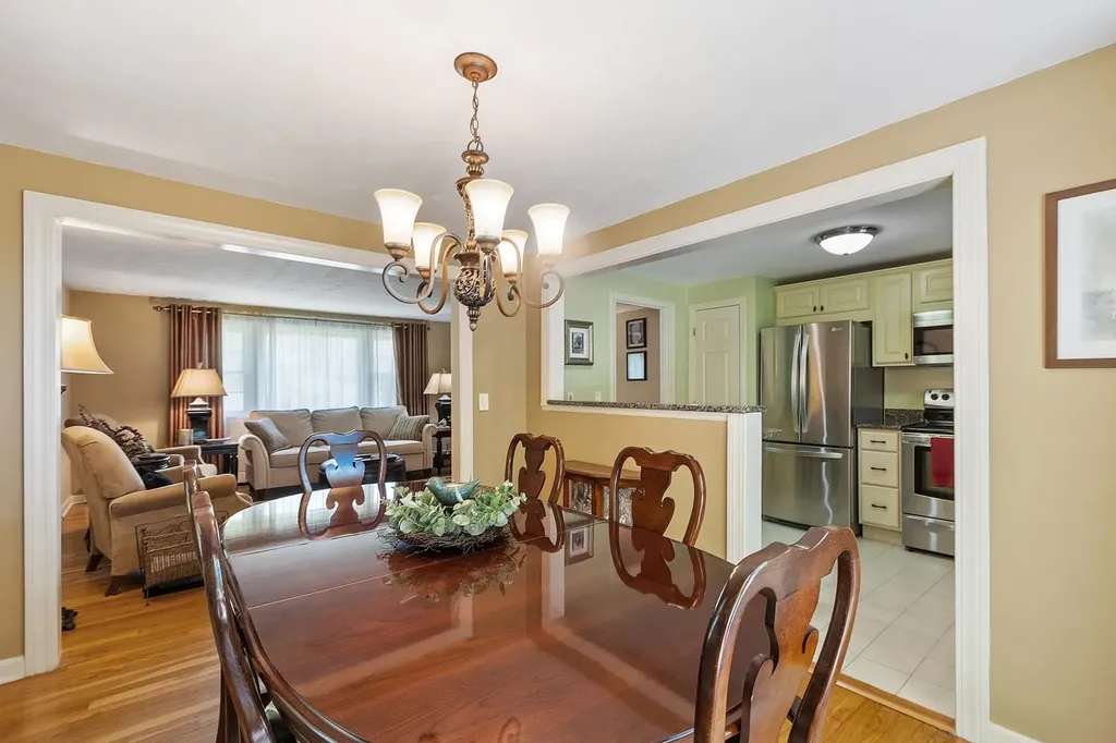 17 Stoney Lane Hudson NH 03051