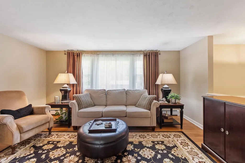 17 Stoney Lane Hudson NH 03051