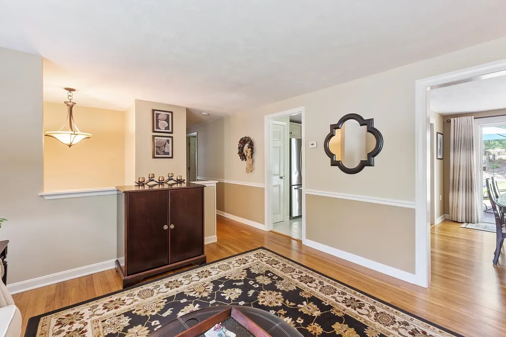 17 Stoney Lane Hudson NH 03051