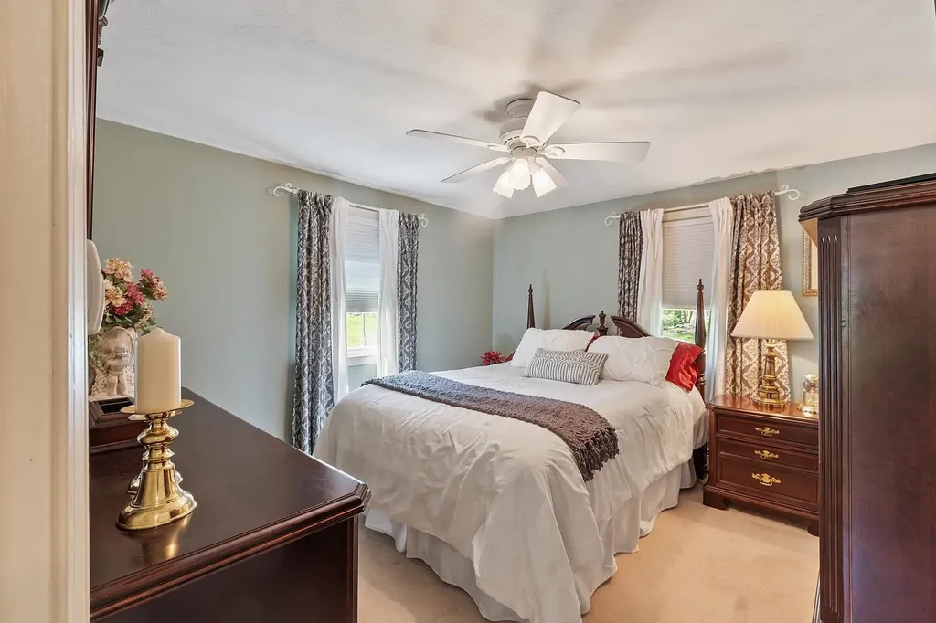 17 Stoney Lane Hudson NH 03051