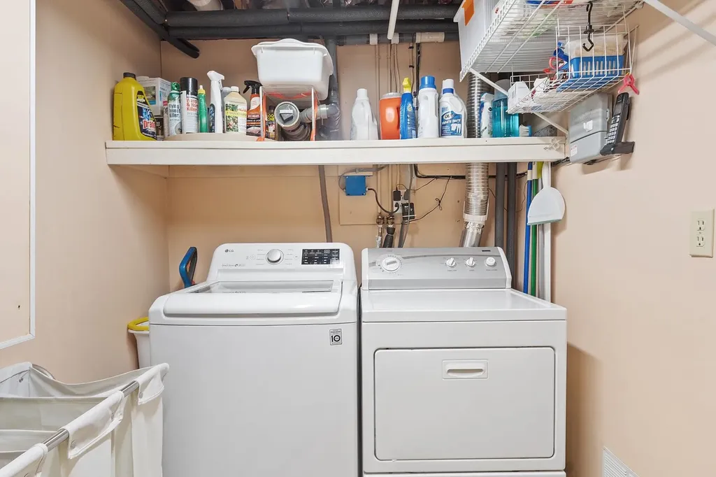 17 Stoney Lane Hudson NH 03051