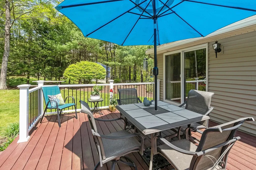 17 Stoney Lane Hudson NH 03051