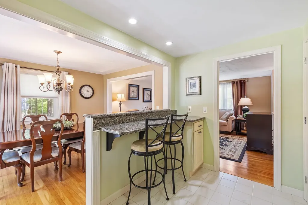 17 Stoney Lane Hudson NH 03051