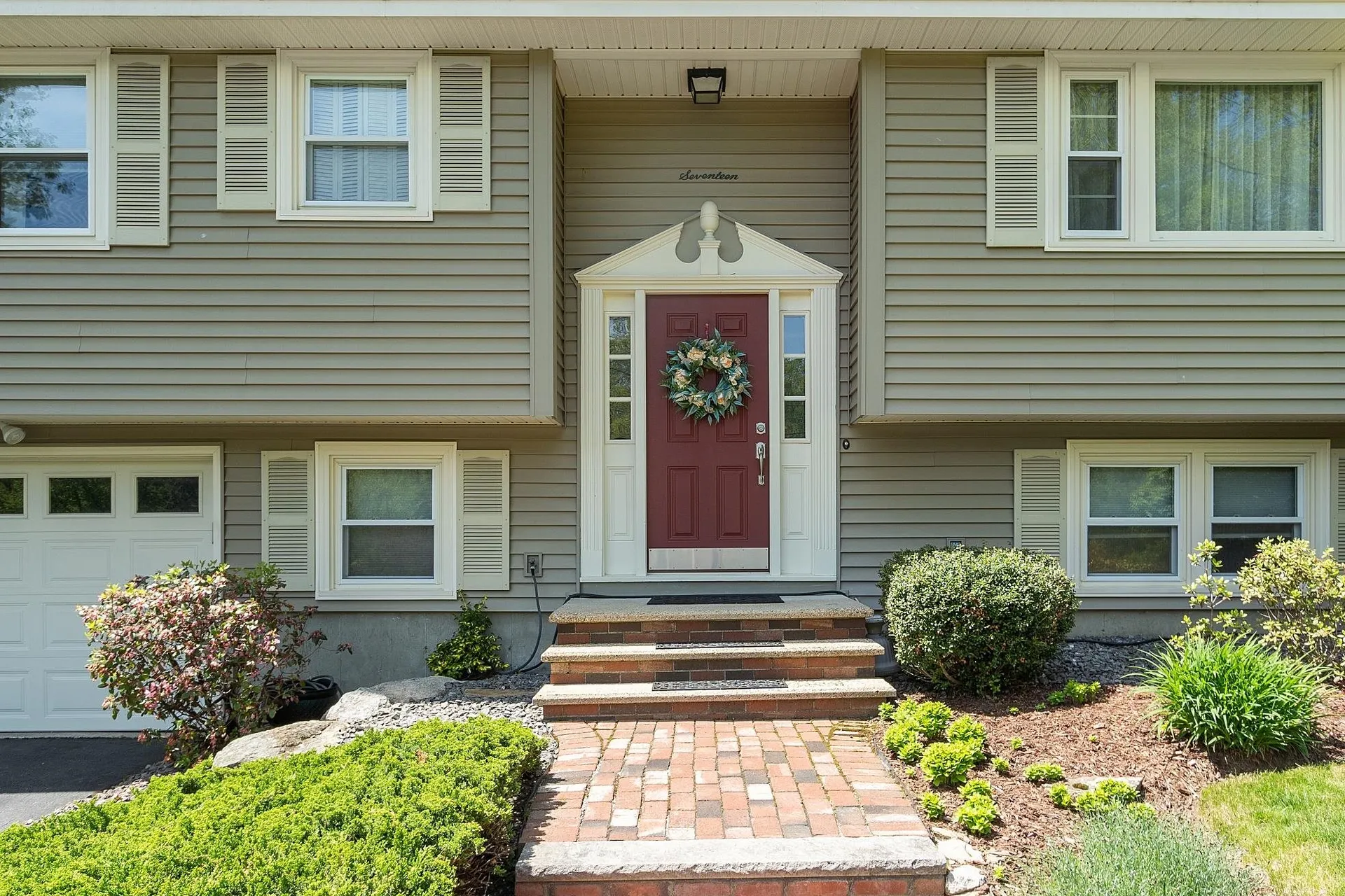 17 Stoney Lane Hudson NH 03051