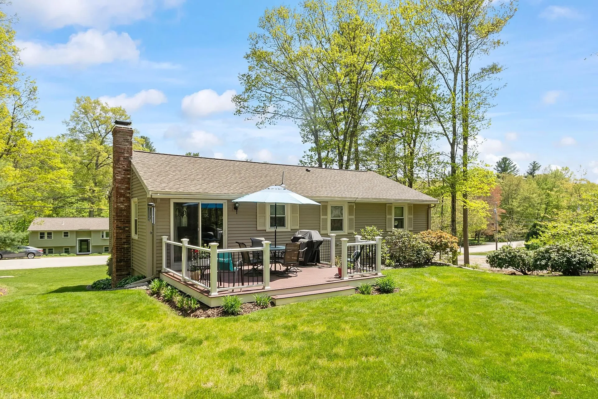 17 Stoney Lane Hudson NH 03051