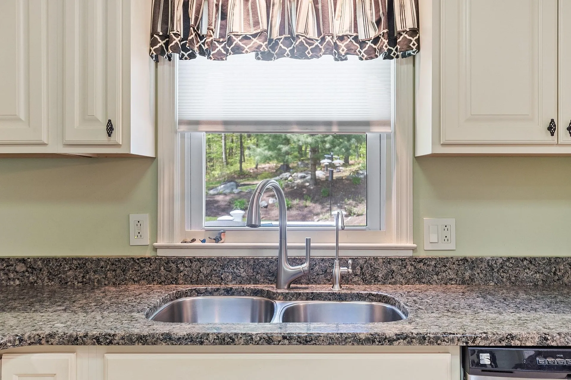 17 Stoney Lane Hudson NH 03051