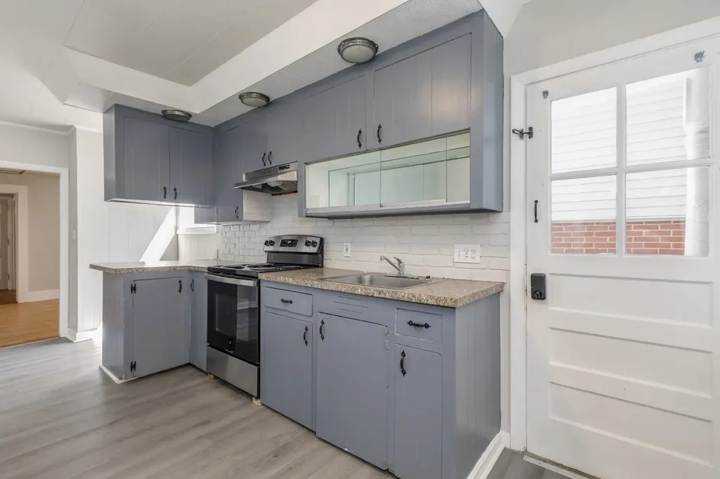 37 Mead Street Manchester NH 03104