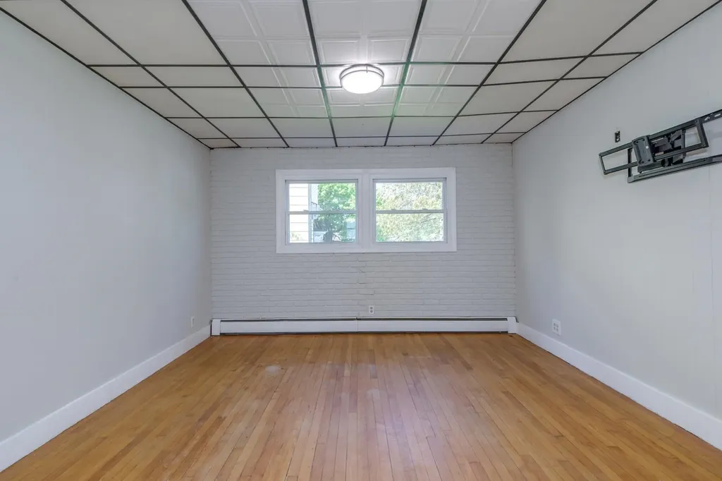 37 Mead Street Manchester NH 03104
