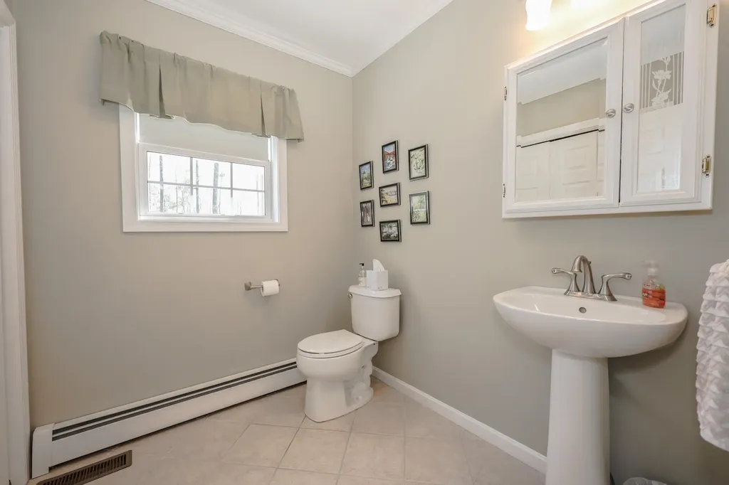 3 Hidden Meadow Drive Londonderry NH 03053