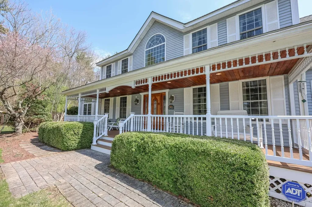 3 Hidden Meadow Drive Londonderry NH 03053