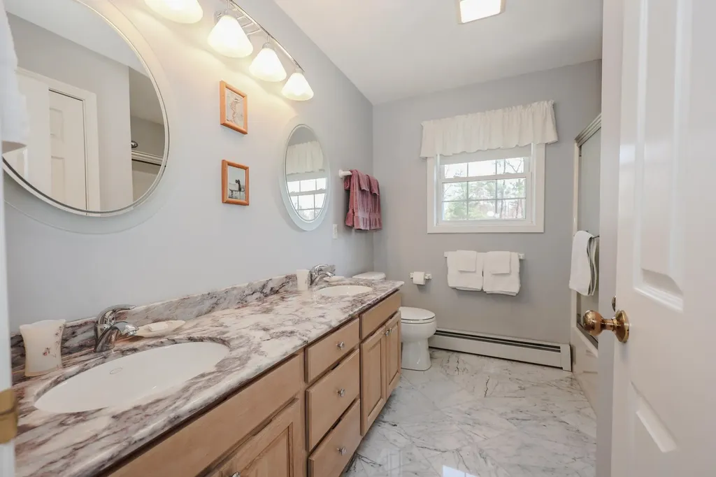 3 Hidden Meadow Drive Londonderry NH 03053