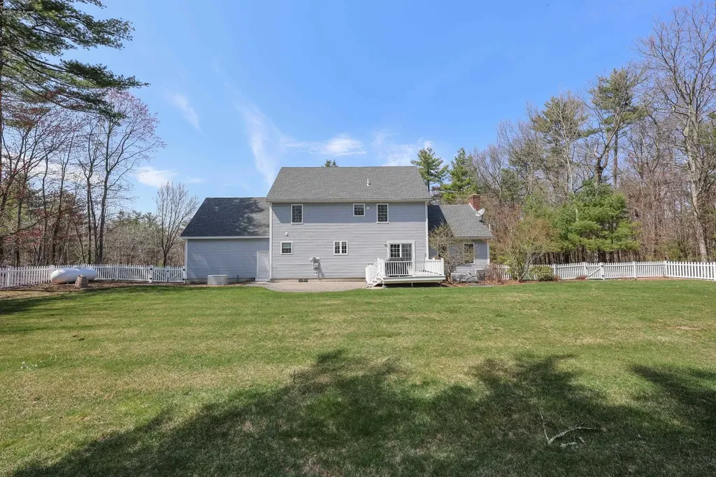 3 Hidden Meadow Drive Londonderry NH 03053