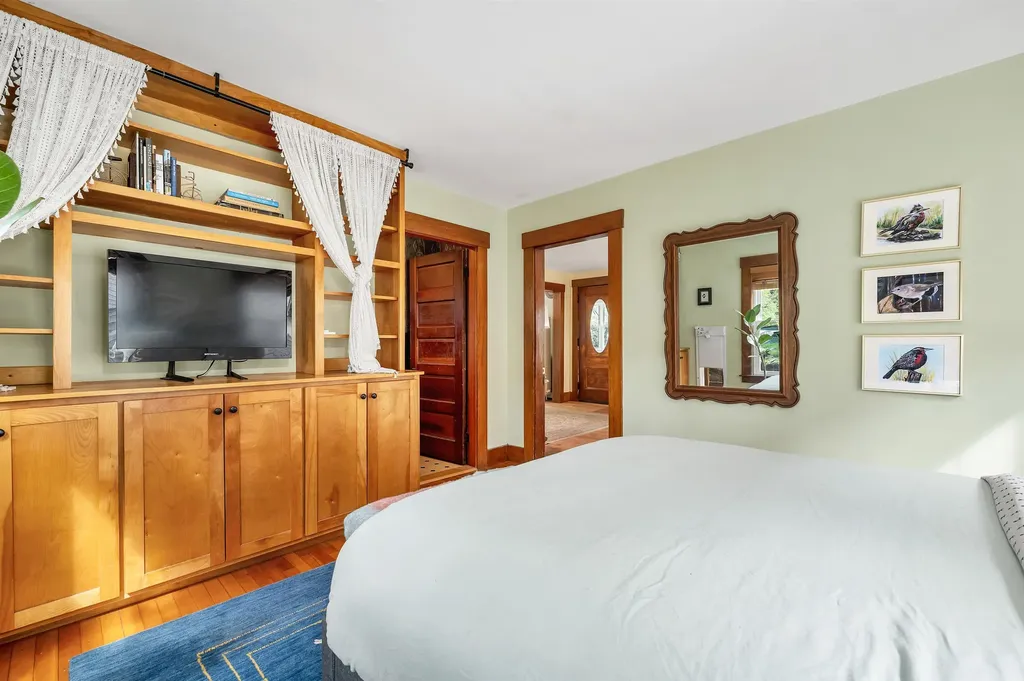 6 South Street Lebanon NH 03766