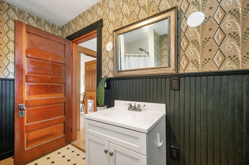 6 South Street Lebanon NH 03766