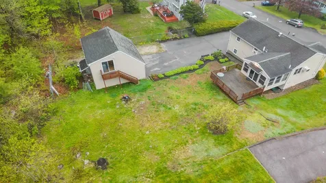 17 Dyson Drive Salem NH 03079
