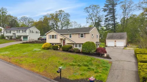 17 Dyson Drive Salem NH 03079