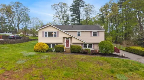 17 Dyson Drive Salem NH 03079