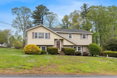 17 Dyson Drive Salem NH 03079