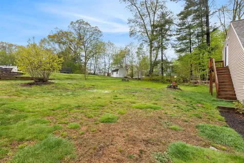 17 Dyson Drive Salem NH 03079