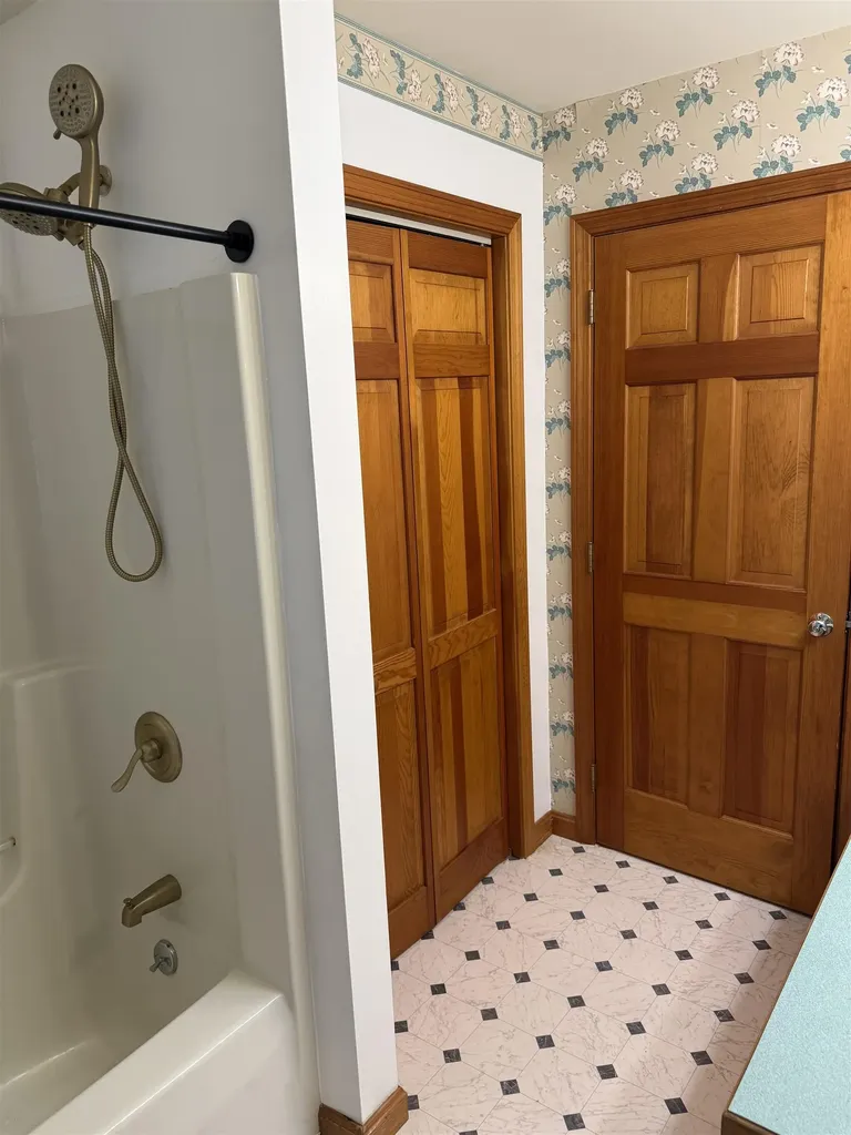 82 Hiram Atkins Byway Hartford VT 05059