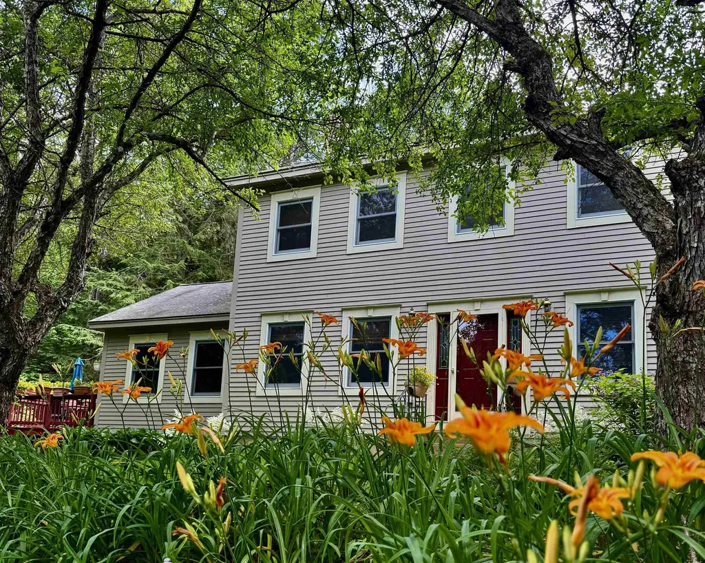 82 Hiram Atkins Byway Hartford VT 05059