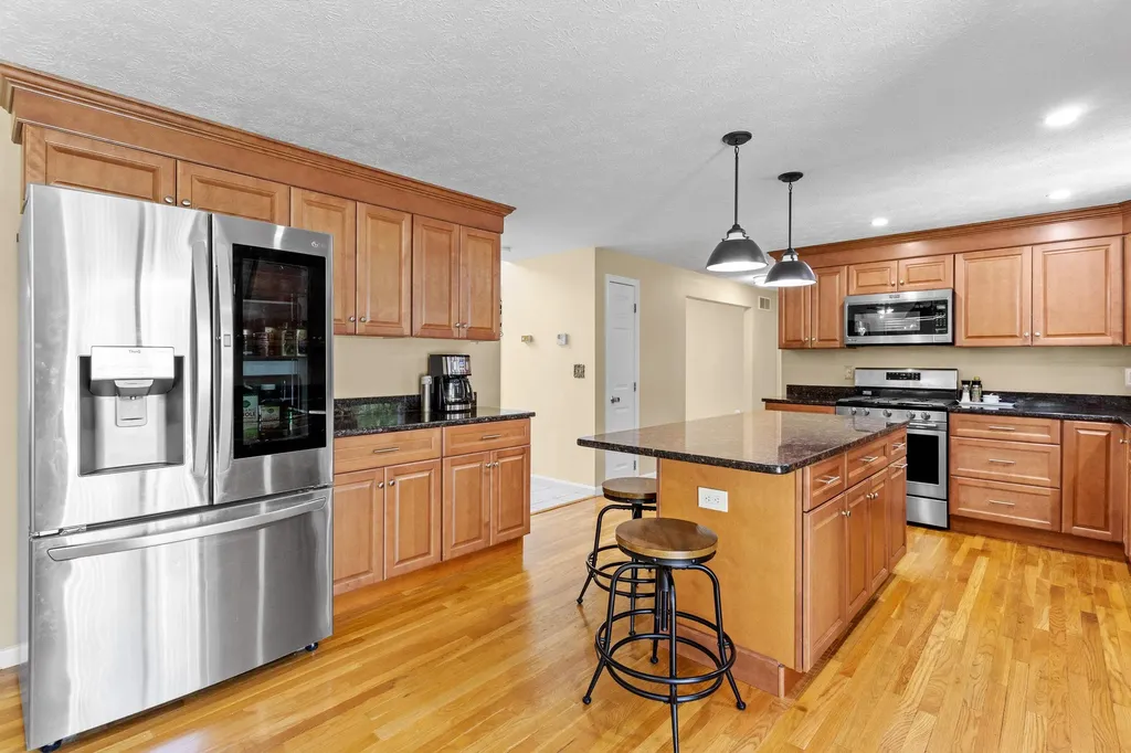 71 Sousa Boulevard Hudson NH 03051