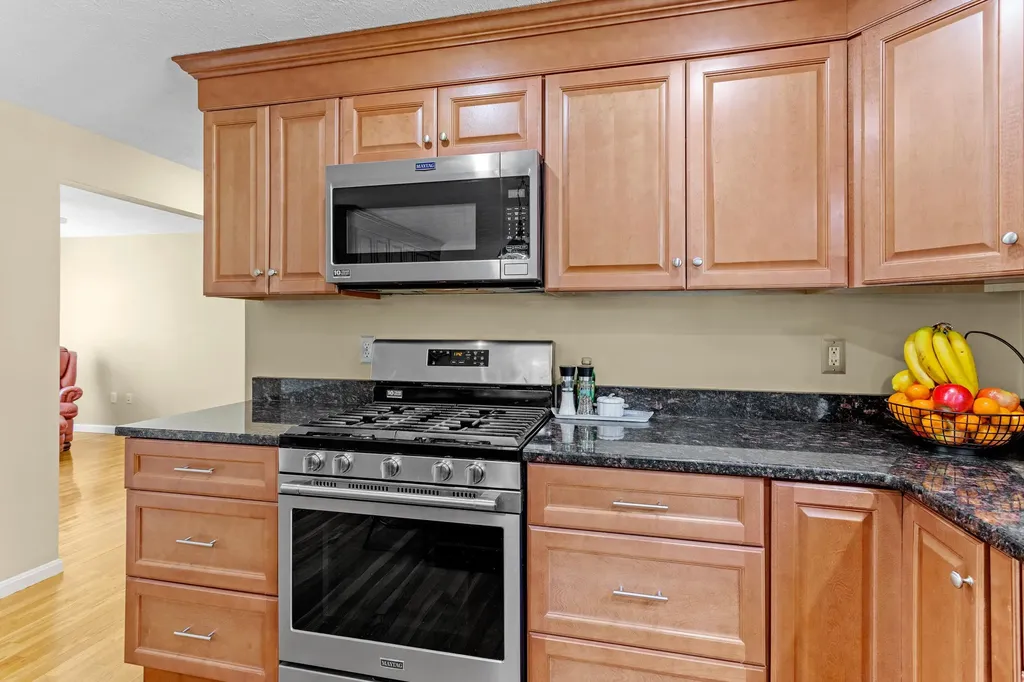 71 Sousa Boulevard Hudson NH 03051