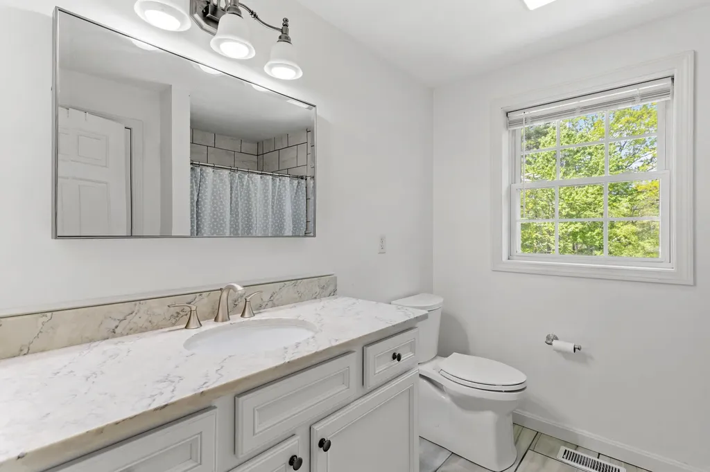 71 Sousa Boulevard Hudson NH 03051