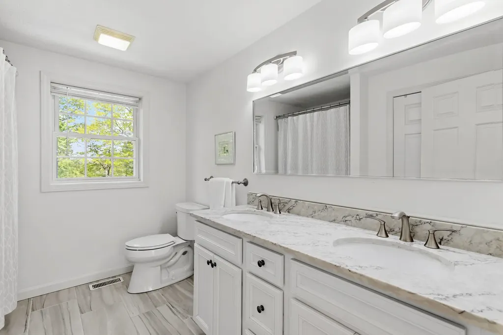 71 Sousa Boulevard Hudson NH 03051