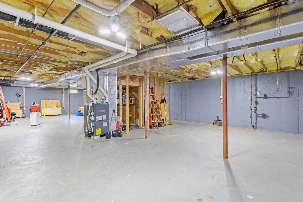 71 Sousa Boulevard Hudson NH 03051