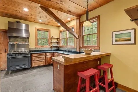 158 Rice Road Hartland VT 05048