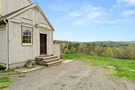 158 Rice Road Hartland VT 05048