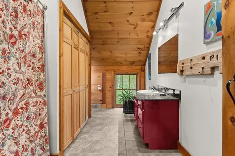 158 Rice Road Hartland VT 05048