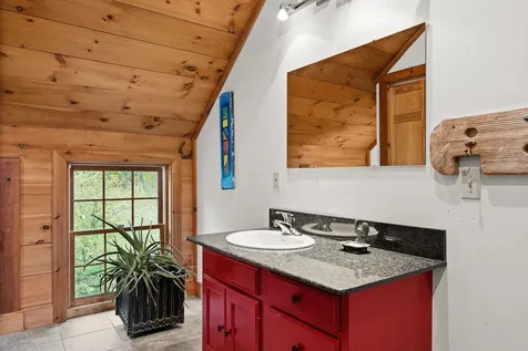 158 Rice Road Hartland VT 05048