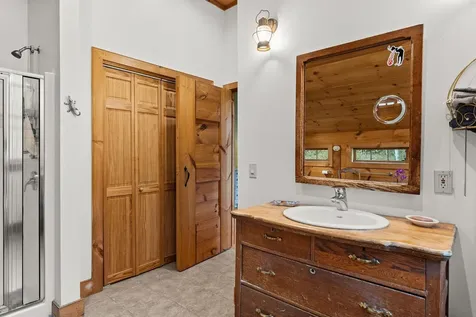 158 Rice Road Hartland VT 05048