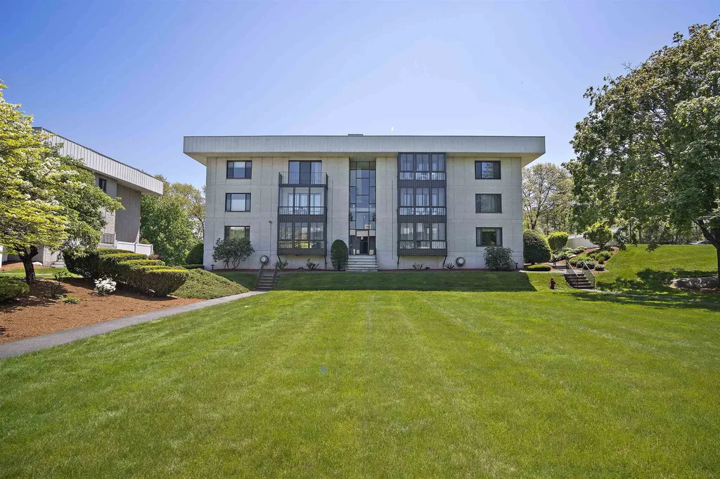 39 Spit Brook Road Nashua NH 03060