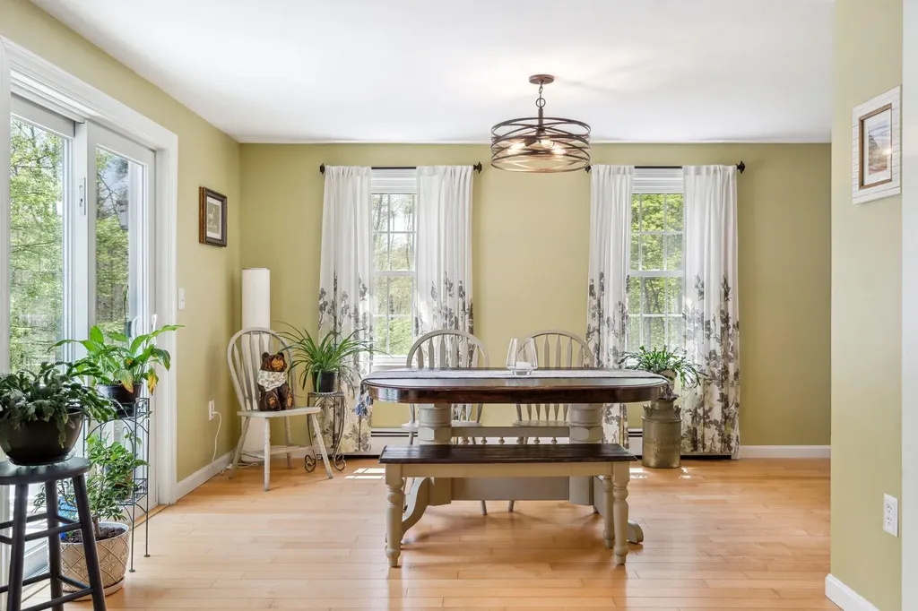 30 Fox Ridge Road Epping NH 03042