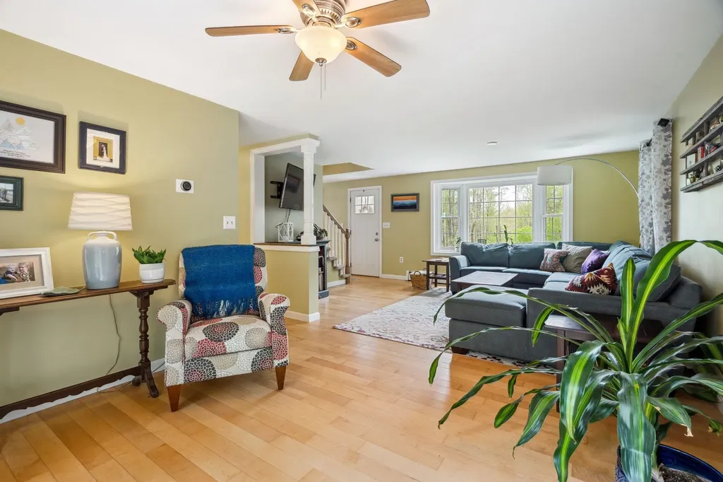30 Fox Ridge Road Epping NH 03042