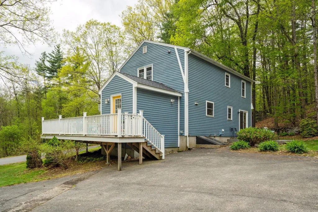 30 Fox Ridge Road Epping NH 03042